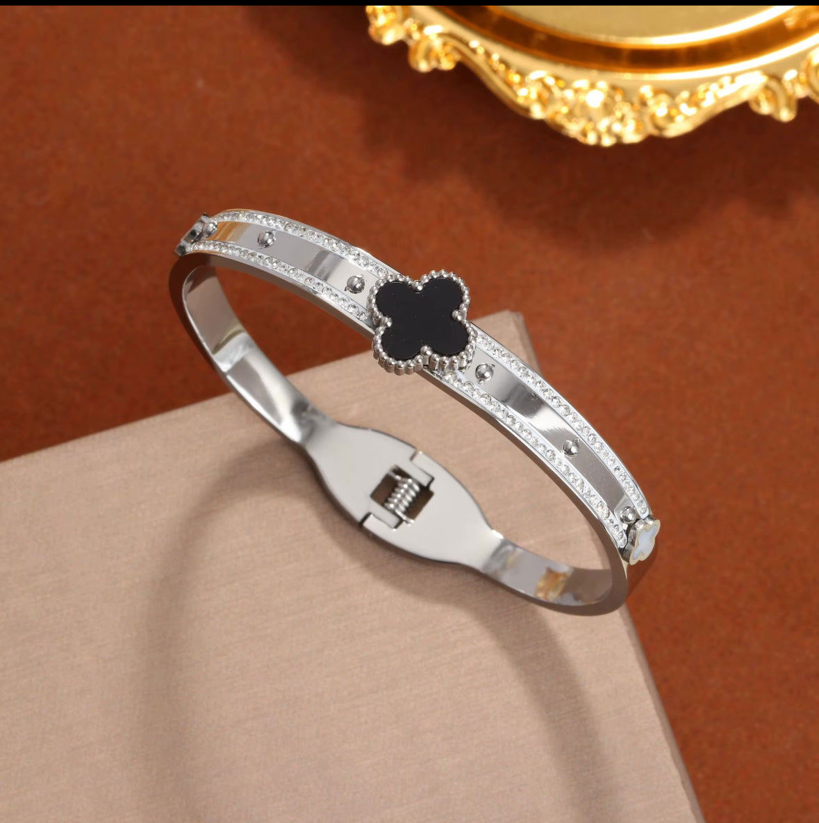 Gilded Clover Bangle